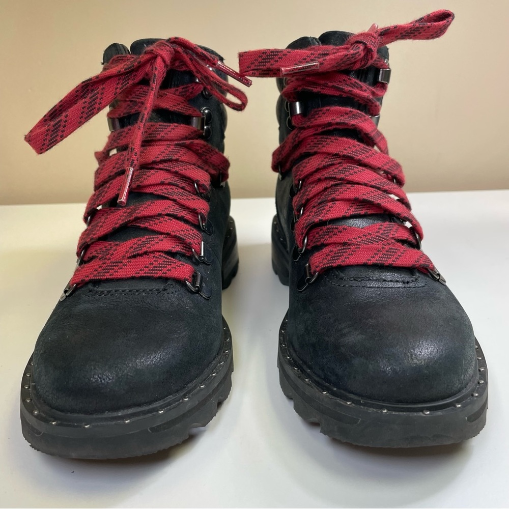 Sorel Black and Red Ankle Booties Rugged Sole - Picture 3 of 14